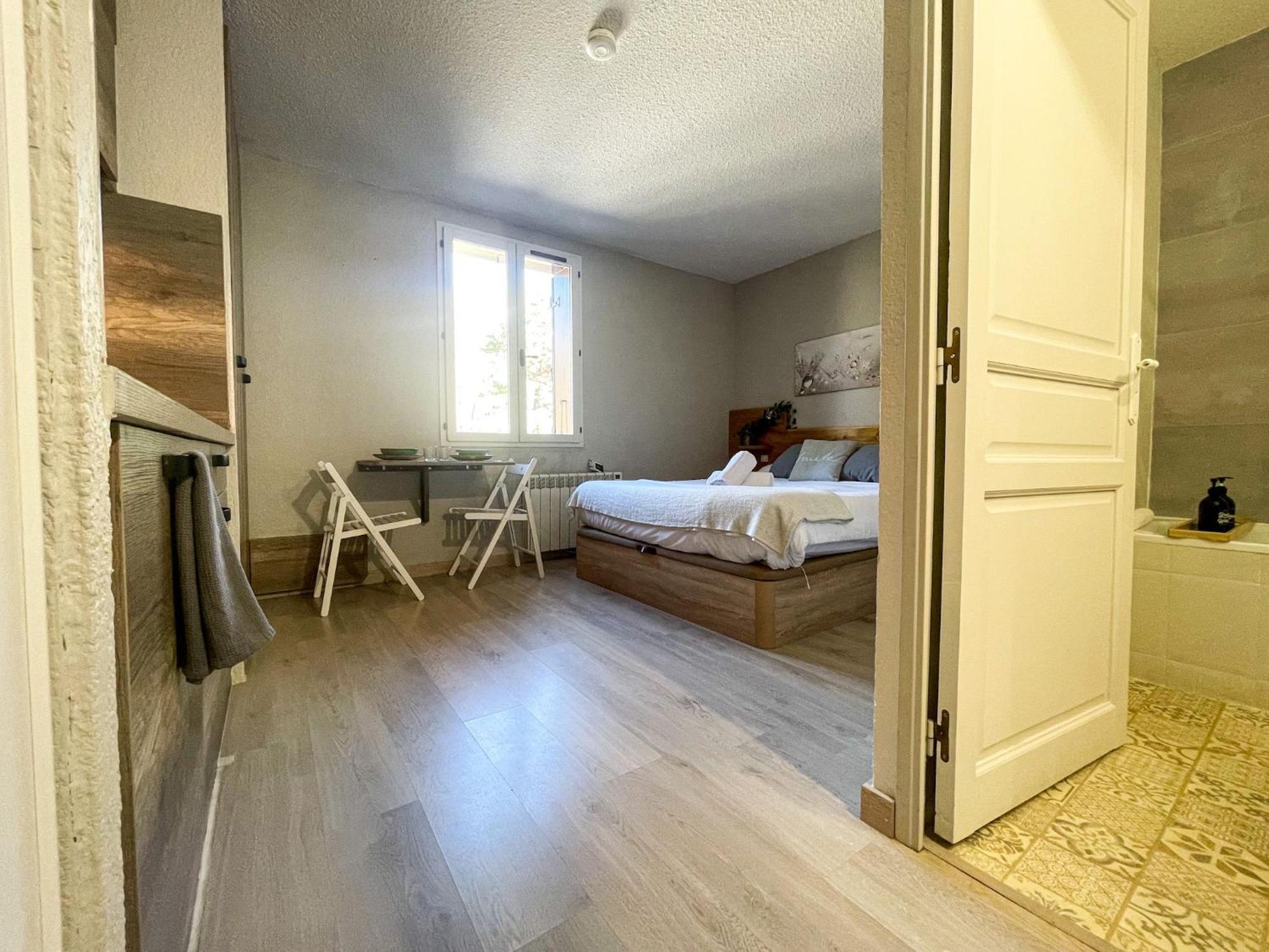 Apartamento Ideal Para Parejas En Enveitg エクステリア 写真